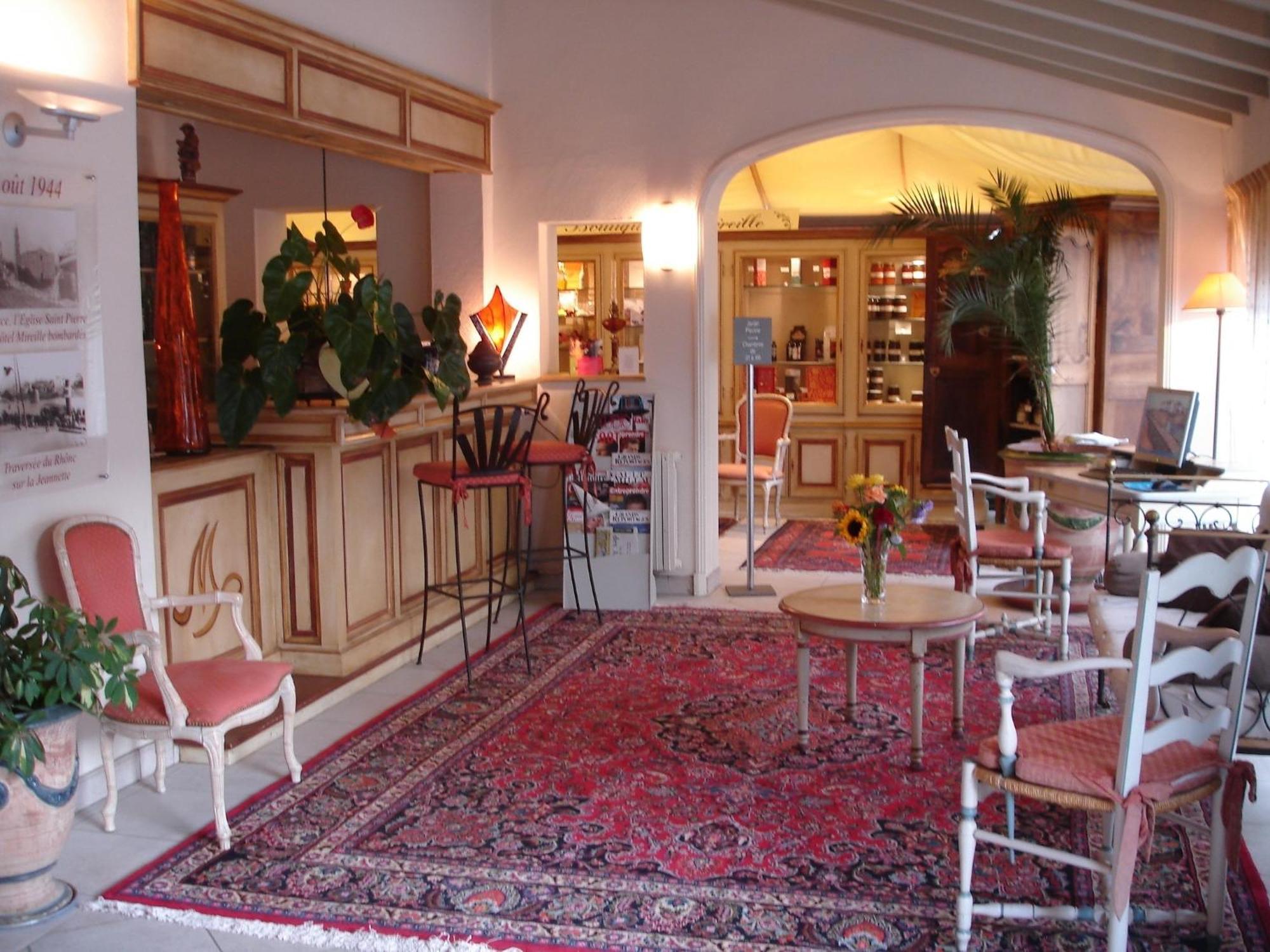 Hotel Mireille Арль Экстерьер фото