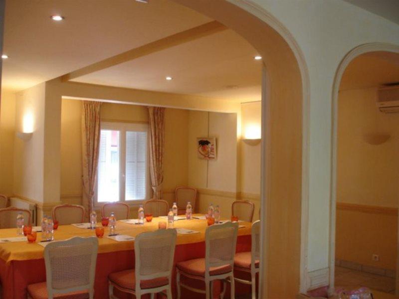 Hotel Mireille Арль Экстерьер фото