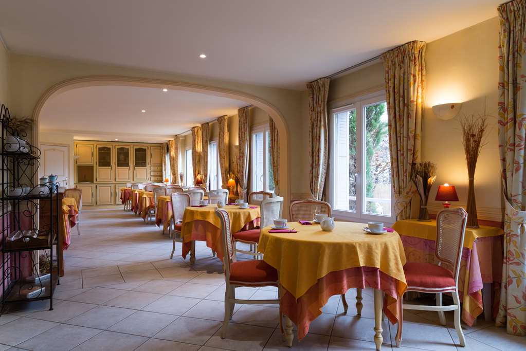 Hotel Mireille Арль Удобства фото