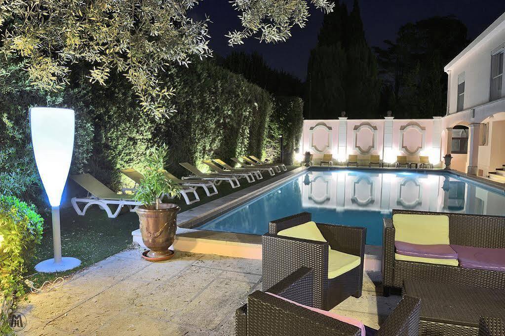 Hotel Mireille Арль Экстерьер фото